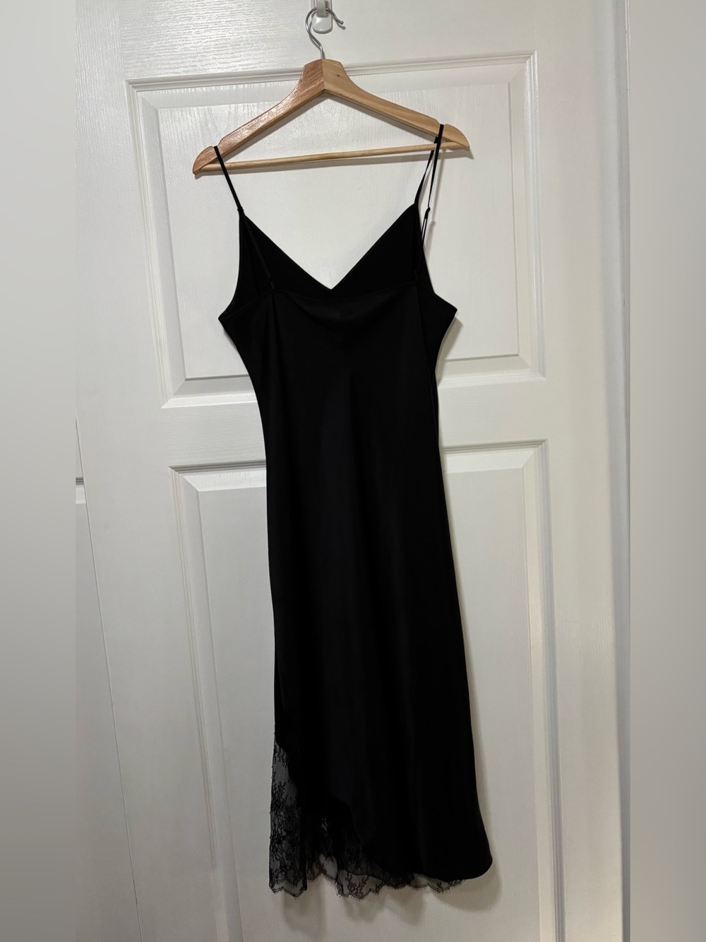 WILFRED Sonnet Satin Dress - Picture 6 of 9